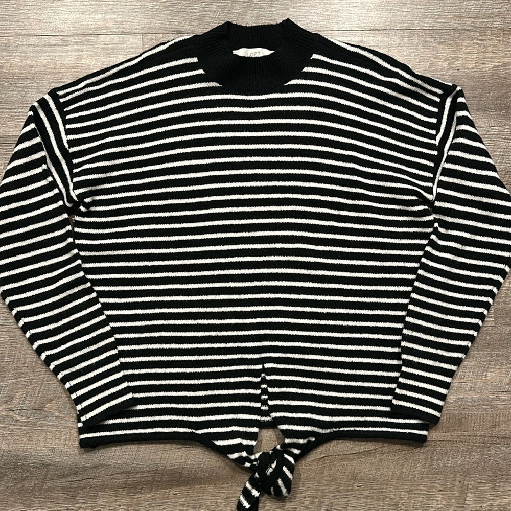 Loft Striped black and white striped sweater with knotted waist small - Picture 4 of 10